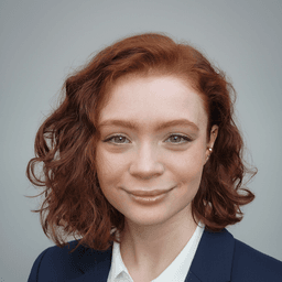 Sarah Lee headshot